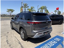 2022 Nissan Pathfinder SL Sport Utility 4D Thumbnail 4