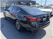 2023 Nissan Altima 2.5 SV Sedan 4D Thumbnail 4