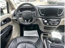 2022 Chrysler Pacifica Touring L Van 4D Thumbnail 11