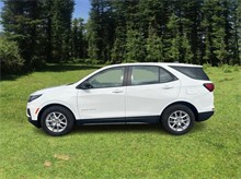 2022 Chevrolet Equinox LS Sport Utility 4D Thumbnail 2