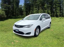 2017 Chrysler Pacifica Touring-L Minivan 4D