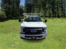 2019 Ford F350 Super Duty Regular Cab & Chassis XL Cab & Chassis 2D Thumbnail 8