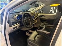 2023 Chrysler Pacifica Hybrid Touring L Van 4D Thumbnail 5