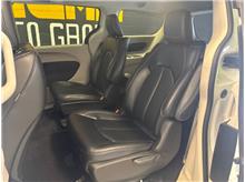 2023 Chrysler Pacifica Hybrid Touring L Van 4D Thumbnail 7