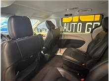 2023 Chrysler Pacifica Hybrid Touring L Van 4D Thumbnail 8