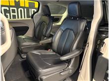 2023 Chrysler Pacifica Hybrid Touring L Van 4D Thumbnail 7