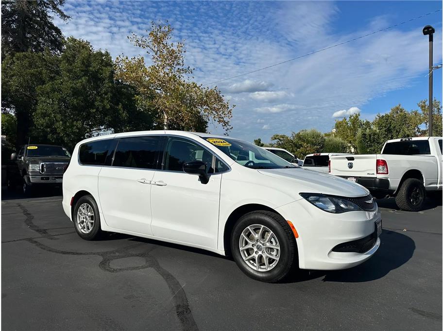 2024 Chrysler Voyager LX Van 4D