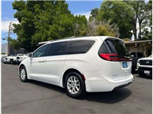 2022 Chrysler Pacifica Touring L Van 4D Thumbnail 7