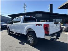 2022 Ford F250 Super Duty Crew Cab Lariat Pickup 4D 6 3/4 ft Thumbnail 3