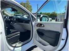 2024 Chrysler Voyager LX Van 4D Thumbnail 10