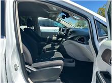 2024 Chrysler Voyager LX Van 4D Thumbnail 11