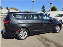 2023 Chrysler Voyager LX Van 4D Thumbnail 6