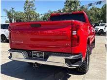 2024 Chevrolet Silverado 1500 Crew Cab LT Pickup 4D 6 1/2 ft Thumbnail 3