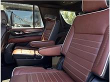 2023 GMC Yukon Denali Ultimate Sport Utility 4D Thumbnail 9