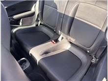 2013 Volkswagen Beetle 2.5L Hatchback 2D Thumbnail 12