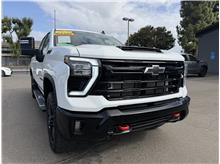 2025 Chevrolet Silverado 2500 HD Crew Cab LT Pickup 4D 6 1/2 ft Thumbnail 6