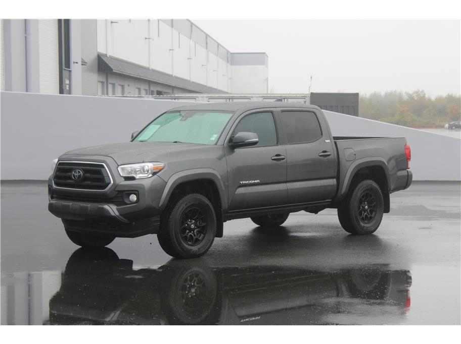 2022 Toyota Tacoma Double Cab SR5 Pickup 4D 5 ft