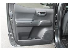 2023 Toyota Tacoma Double Cab TRD Off-Road Pickup 4D 6 ft Thumbnail 11