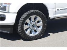 2022 Ford F350 Super Duty Crew Cab Platinum Pickup 4D 8 ft Thumbnail 6