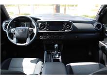 2022 Toyota Tacoma Double Cab TRD Sport Pickup 4D 6 ft Thumbnail 10