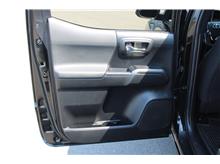 2022 Toyota Tacoma Double Cab TRD Sport Pickup 4D 6 ft Thumbnail 11