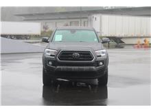 2022 Toyota Tacoma Double Cab SR5 Pickup 4D 5 ft Thumbnail 5