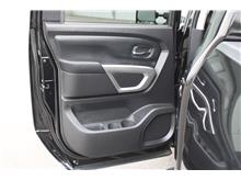 2021 Nissan Titan Crew Cab SV Pickup 4D 5 1/2 ft Thumbnail 11