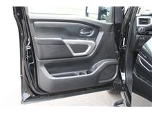 2021 Nissan Titan Crew Cab SV Pickup 4D 5 1/2 ft Thumbnail 7