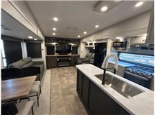 2027 Forest River Chaparral Lite CLF30BHS  Thumbnail 8