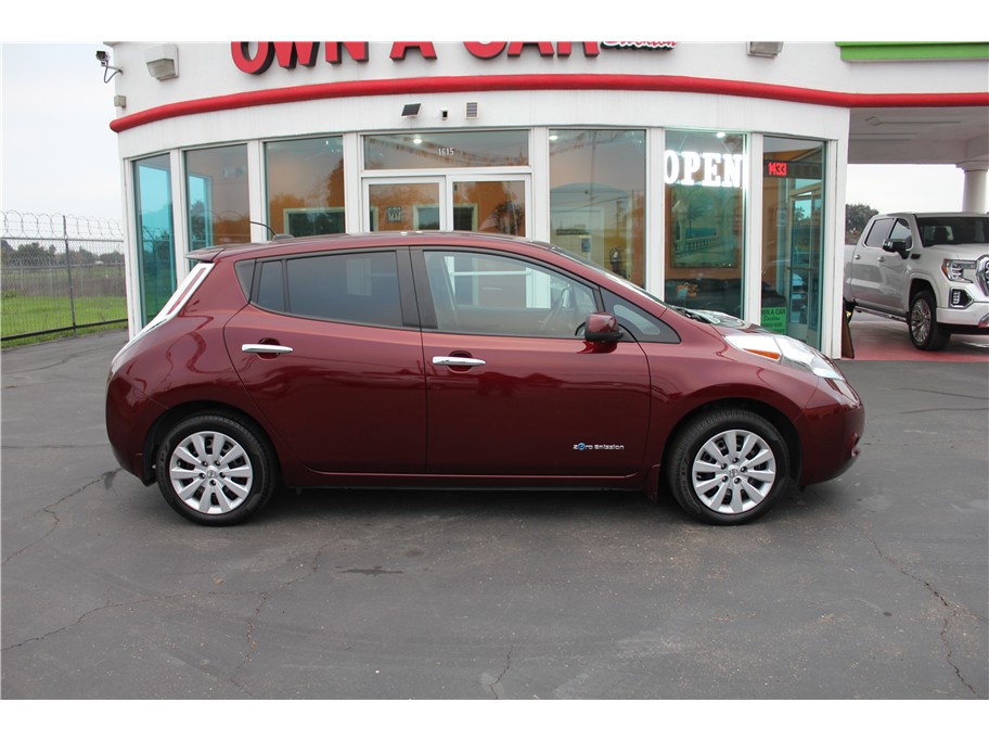 2017 Nissan LEAF S Hatchback 4D