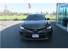 2018 Toyota Camry LE Sedan 4D Thumbnail 2