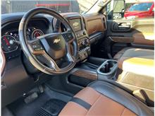 2023 Chevrolet Silverado 3500 HD Crew Cab High Country Pickup 4D 6 1/2 ft Thumbnail 11
