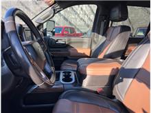 2023 Chevrolet Silverado 3500 HD Crew Cab High Country Pickup 4D 6 1/2 ft Thumbnail 12