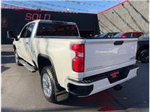 2023 Chevrolet Silverado 3500 HD Crew Cab High Country Pickup 4D 6 1/2 ft Thumbnail 5
