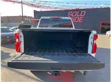 2023 Chevrolet Silverado 3500 HD Crew Cab High Country Pickup 4D 6 1/2 ft Thumbnail 7