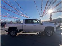 2023 Chevrolet Silverado 3500 HD Crew Cab High Country Pickup 4D 6 1/2 ft Thumbnail 9