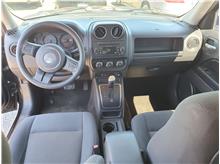 2017 Jeep Patriot Sport SUV 4D Thumbnail 11