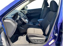 2018 Nissan Rogue SV Sport Utility 4D Thumbnail 9