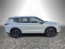2022 Mitsubishi Outlander SE Sport Utility 4D Thumbnail 6