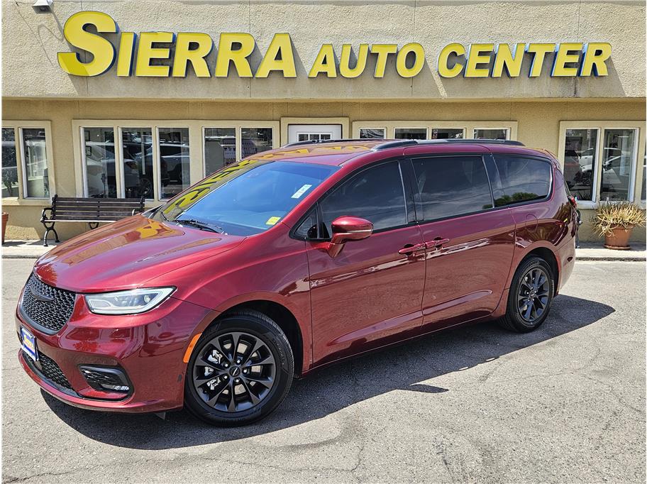 2021 Chrysler Pacifica Touring L Minivan 4D