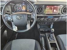 2021 Toyota Tacoma Double Cab TRD Off-Road Pickup 4D 5 ft Thumbnail 5