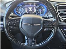 2021 Chrysler Pacifica Touring L Minivan 4D Thumbnail 12