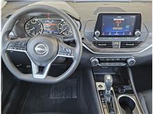 2024 Nissan Altima 2.5 SV Sedan 4D Thumbnail 5