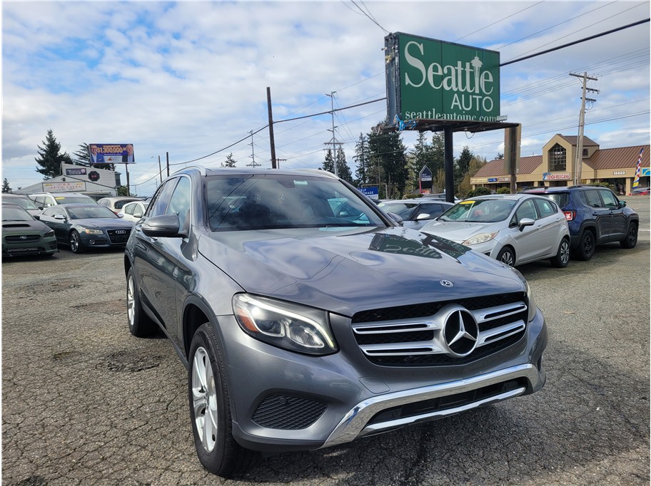 2018 Mercedes-Benz GLC GLC 300 4MATIC Sport Utility 4D