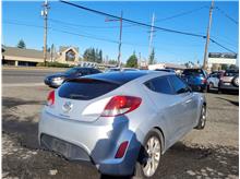 2016 Hyundai Veloster Coupe 3D Thumbnail 4
