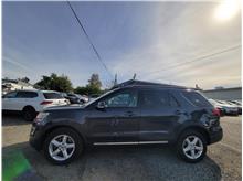 2017 Ford Explorer XLT Sport Utility 4D Thumbnail 3