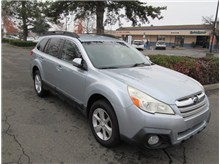 2013 Subaru Outback 2.5i Premium Wagon 4D Thumbnail 3