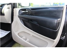 2019 Dodge Grand Caravan Passenger SXT Minivan 4D Thumbnail 12