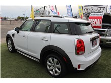 2019 MINI Countryman Cooper Hatchback 4D Thumbnail 3