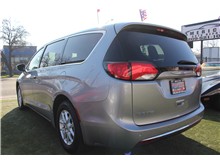 2020 Chrysler Pacifica Touring Minivan 4D Thumbnail 5